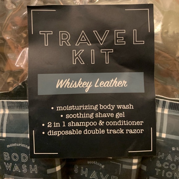 NWOT Whiskey Leather Men’s Travel Kit - Picture 4 of 5
